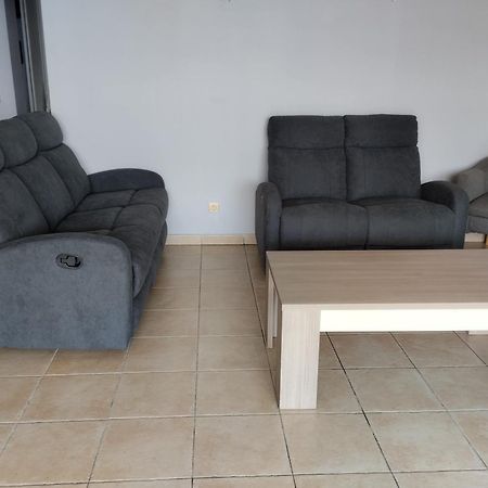 Appartement Meuble De Tourisme Saint Pierre Buitenkant foto
