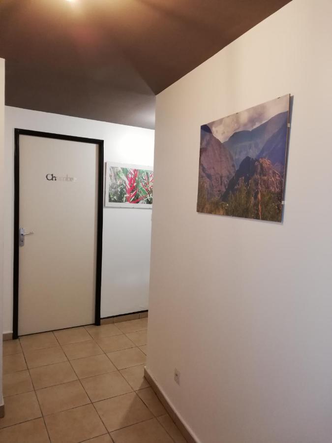 Appartement Meuble De Tourisme Saint Pierre Buitenkant foto