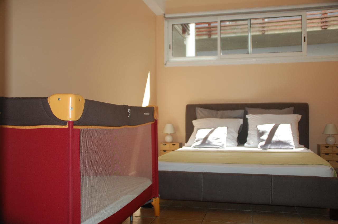 Appartement Meuble De Tourisme Saint Pierre Buitenkant foto