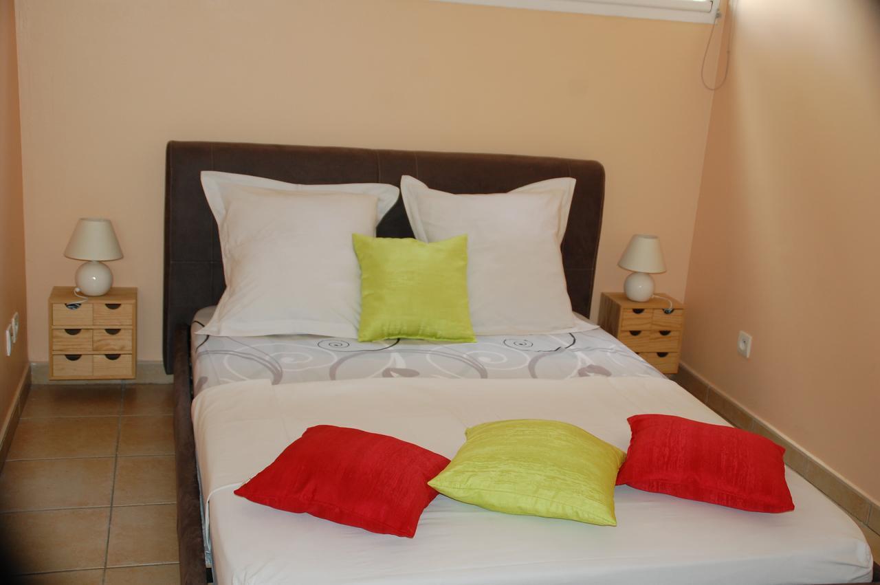Appartement Meuble De Tourisme Saint Pierre Buitenkant foto