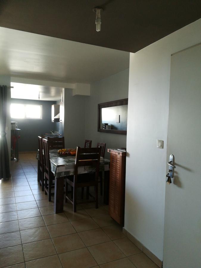 Appartement Meuble De Tourisme Saint Pierre Buitenkant foto