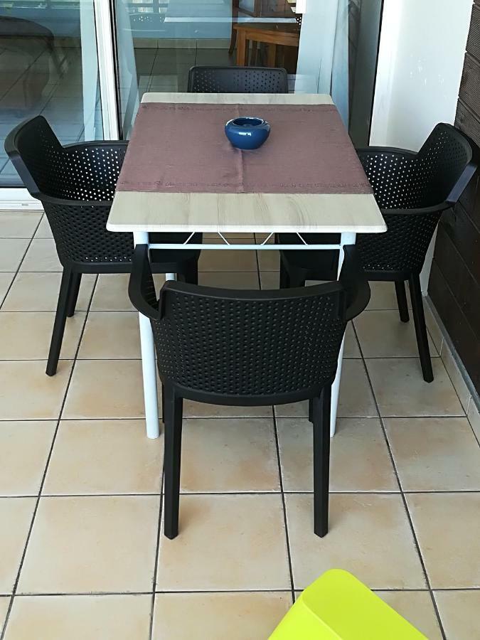 Appartement Meuble De Tourisme Saint Pierre Buitenkant foto