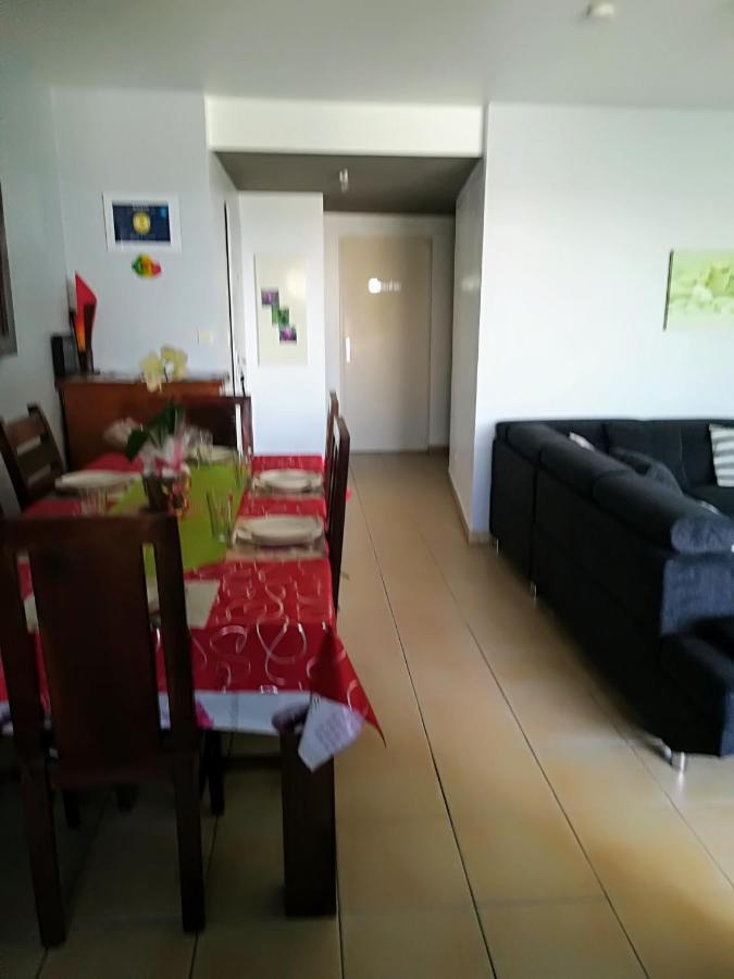 Appartement Meuble De Tourisme Saint Pierre Buitenkant foto