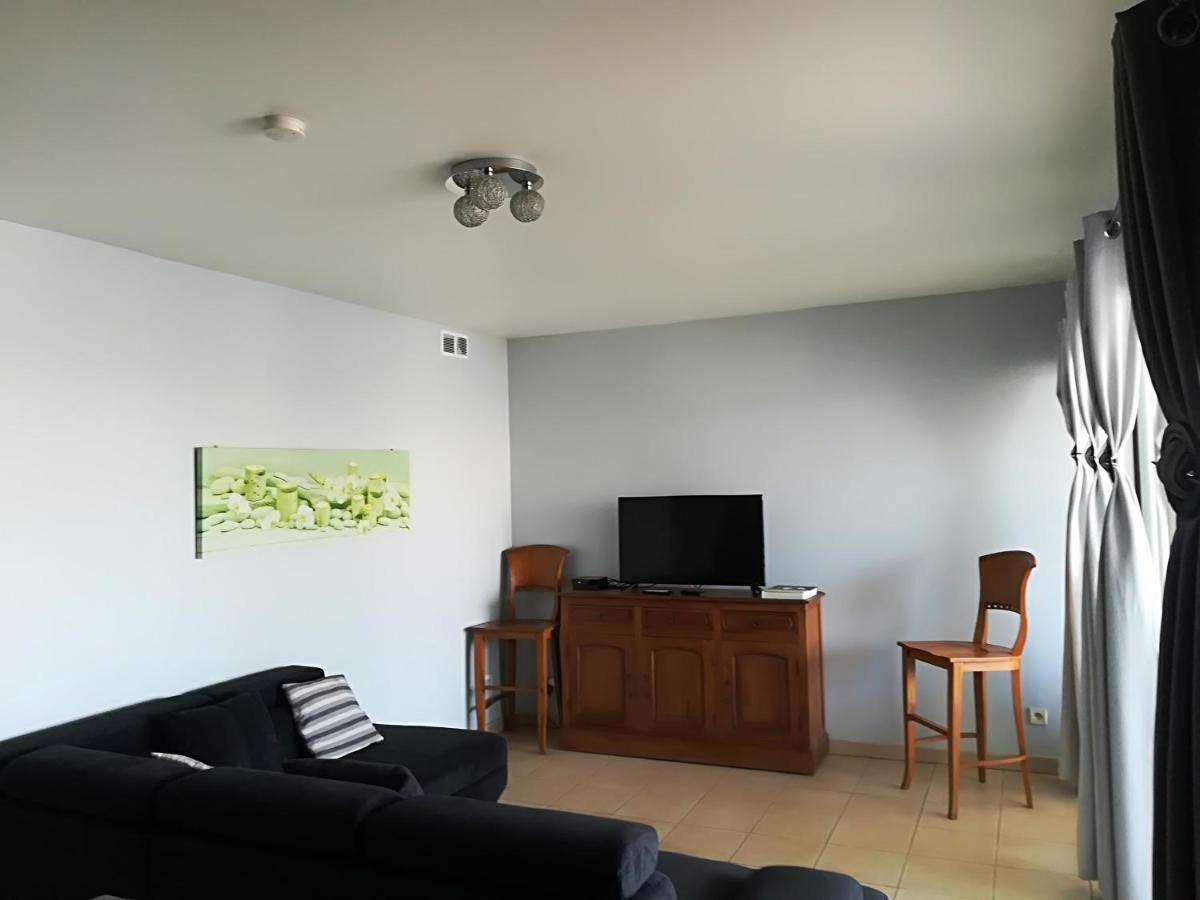 Appartement Meuble De Tourisme Saint Pierre Buitenkant foto